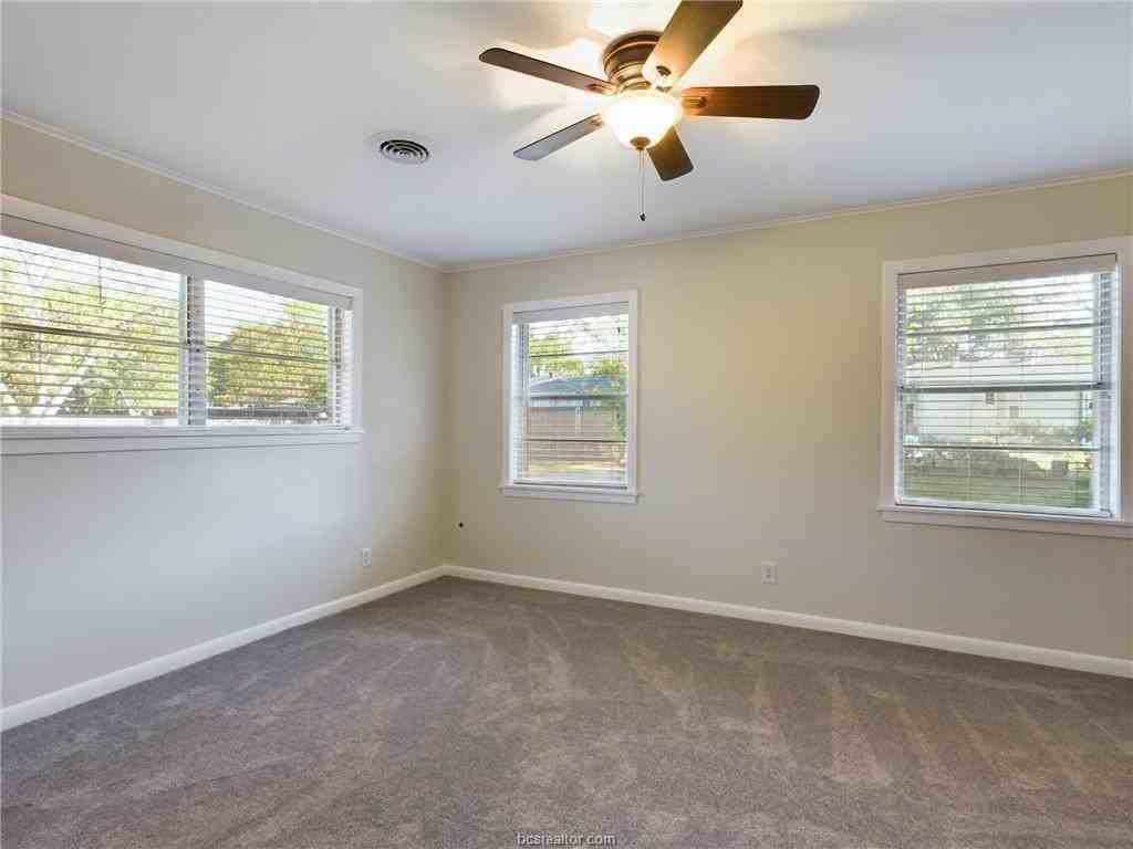 1504 E 29th St #1504 - Photo 6 of 19