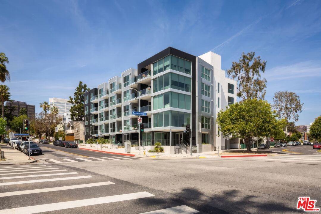 12431 Rochester Avenue #12431-311 - Photo 3 of 30