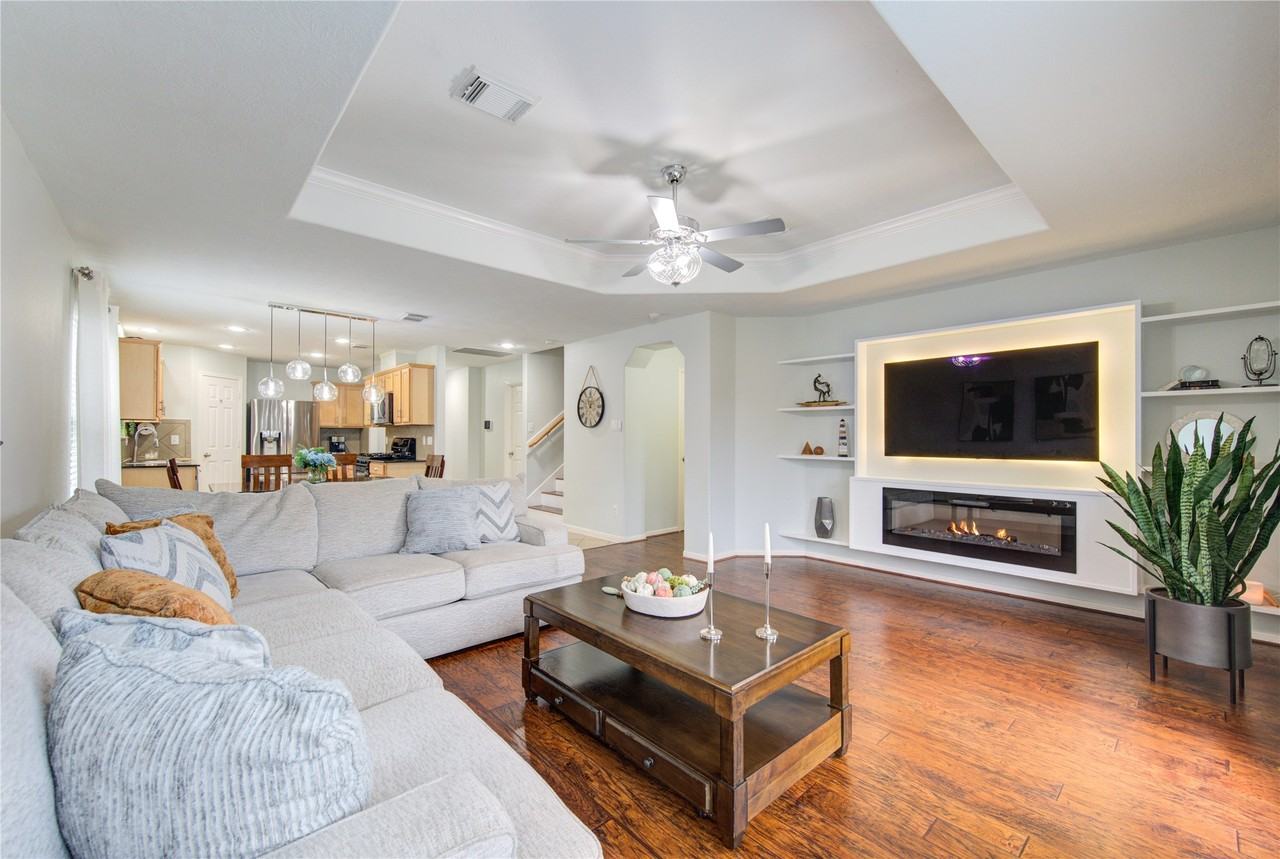 402 Hurstshire Bend #402 - Photo 5 of 50