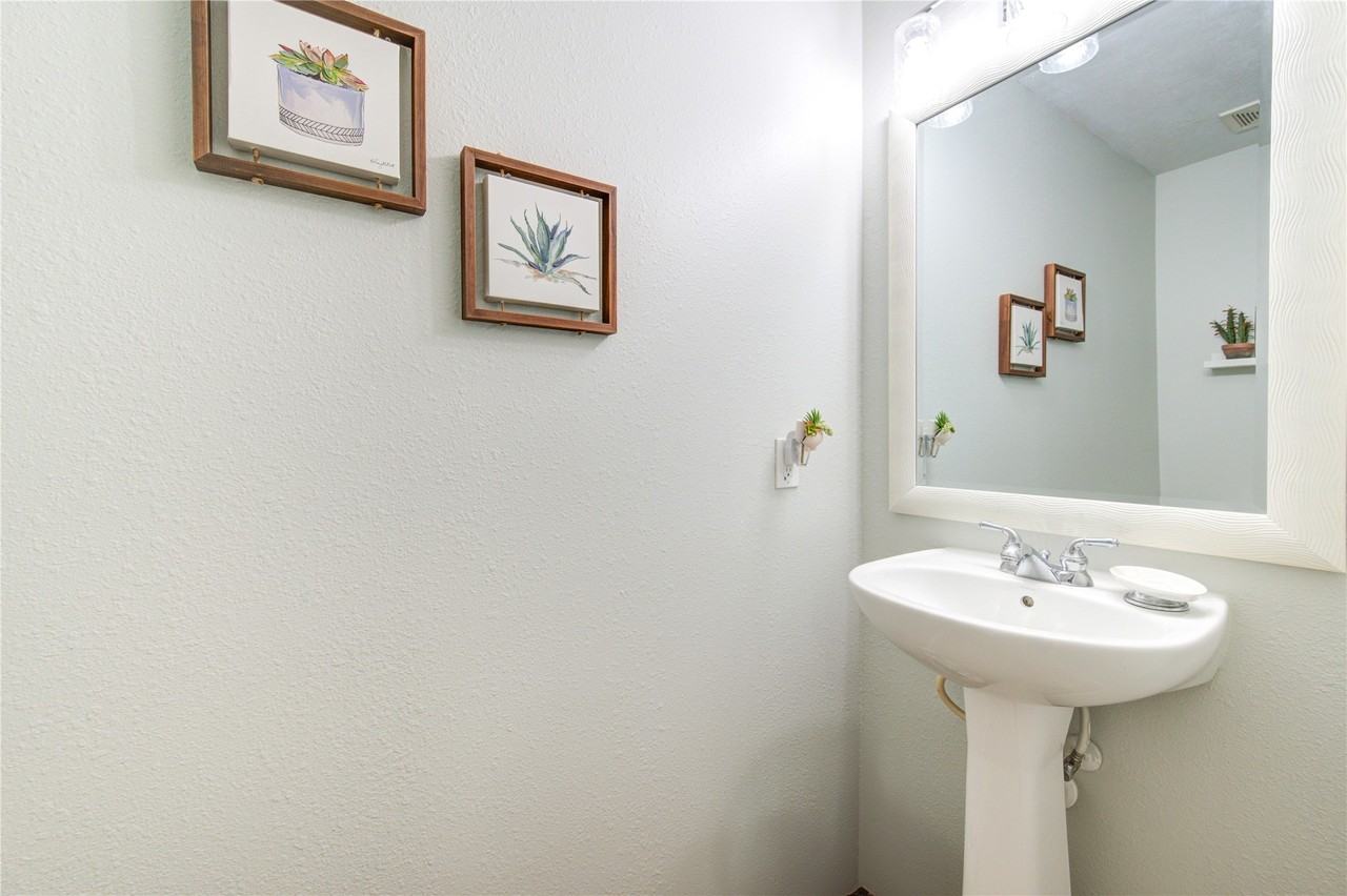 402 Hurstshire Bend #402 - Photo 6 of 50