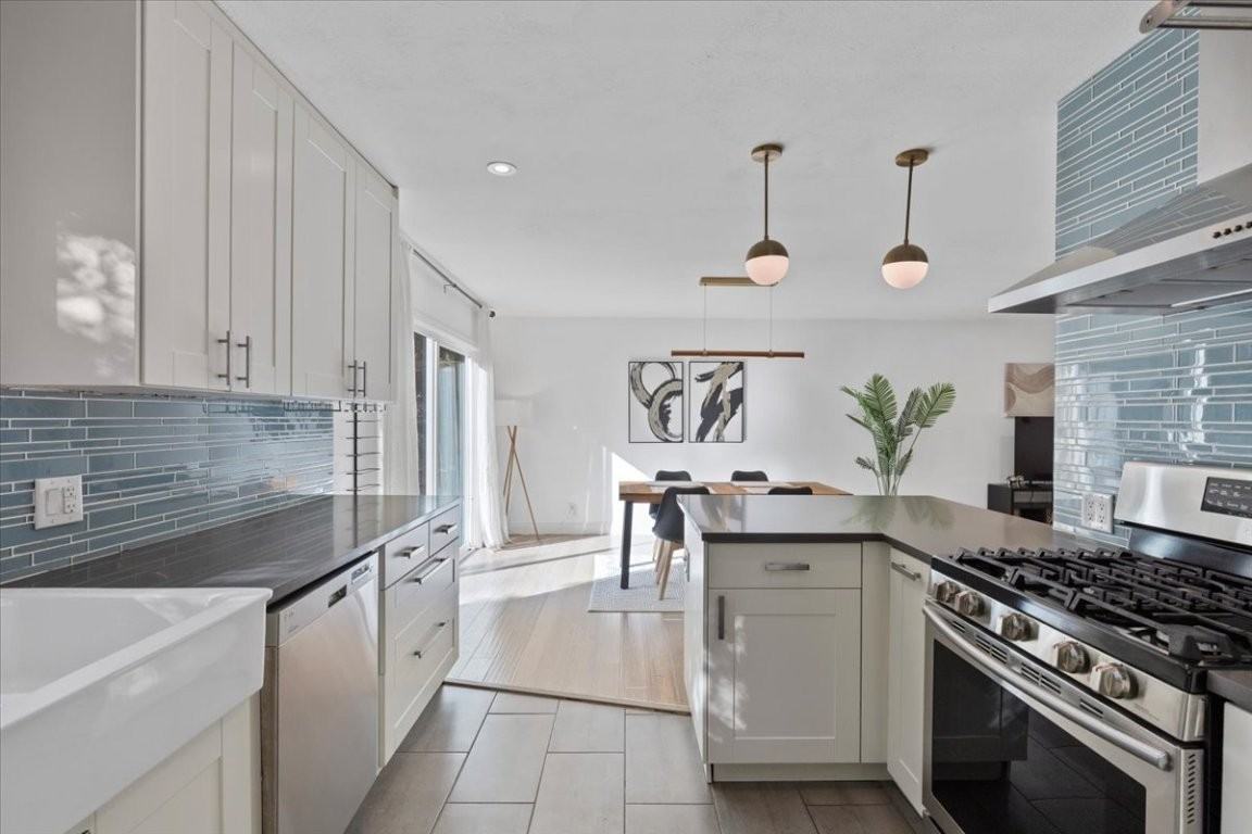 5313 Harvest Ln #5313 - Photo 5 of 28