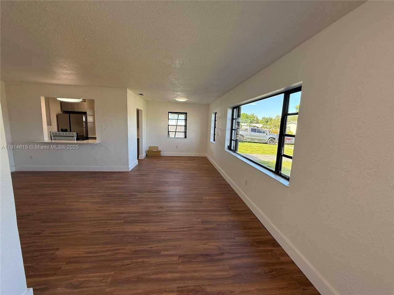 1430 Nw 176th Ter #1430 - Photo 7 of 14