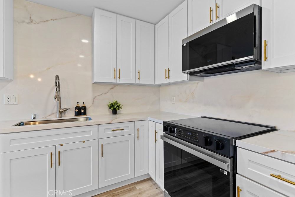 21921 Rimhurst Dr #21921128F - Photo 4 of 24