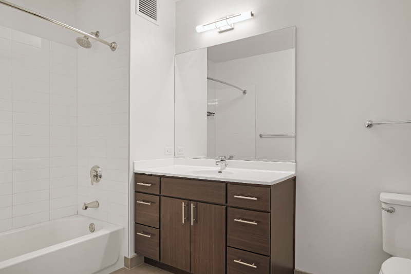 112 W Superior St ##Il - Photo 4 of 16