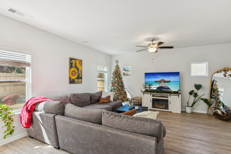 566 Skye Drive - Photo 4 of 20