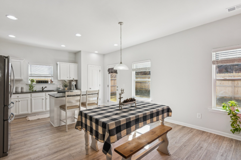 566 Skye Drive - Photo 7 of 20