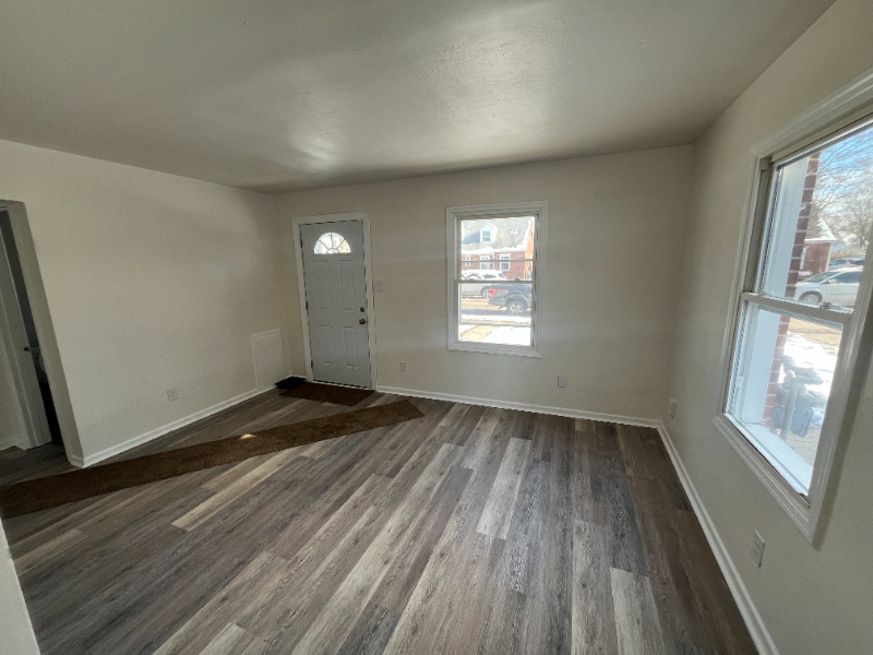 721 Winston Dr #721 - Photo 3 of 10