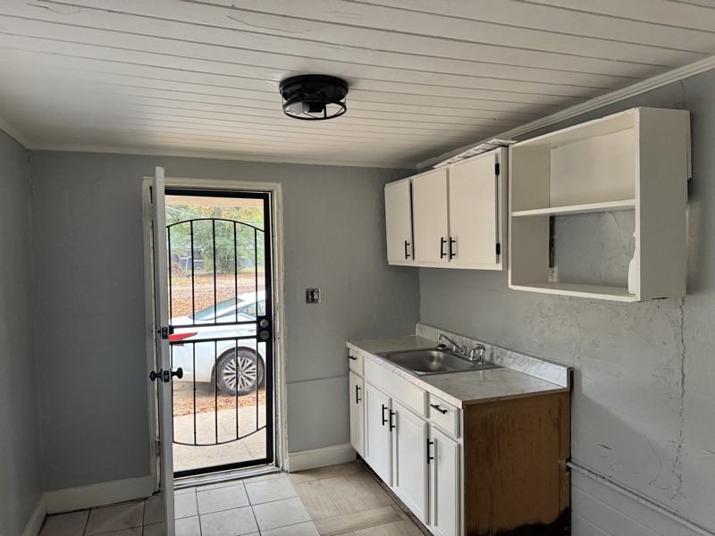 1214 Gillespie Ave #1 - Photo 2 of 5