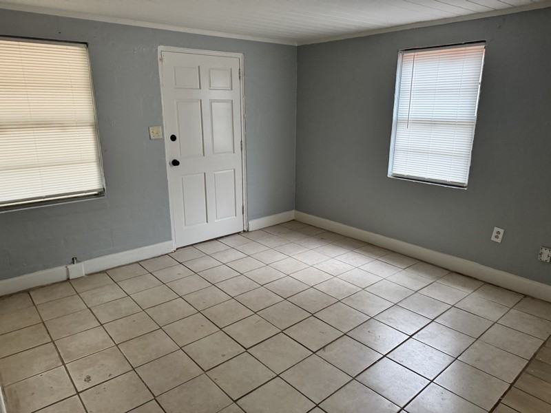 1214 Gillespie Ave #1 - Photo 3 of 5