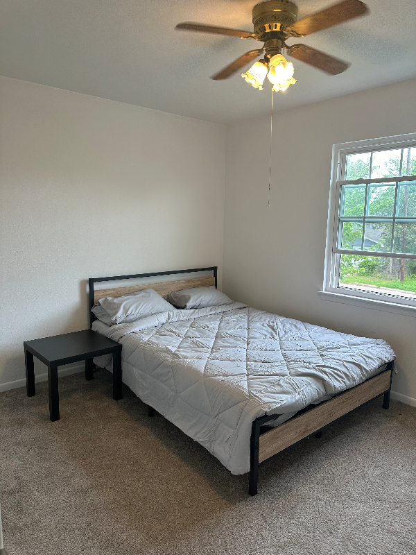 1902 Se 4th St - Photo 2 of 9