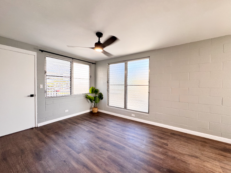 722 University Avenue - Photo 2 of 15