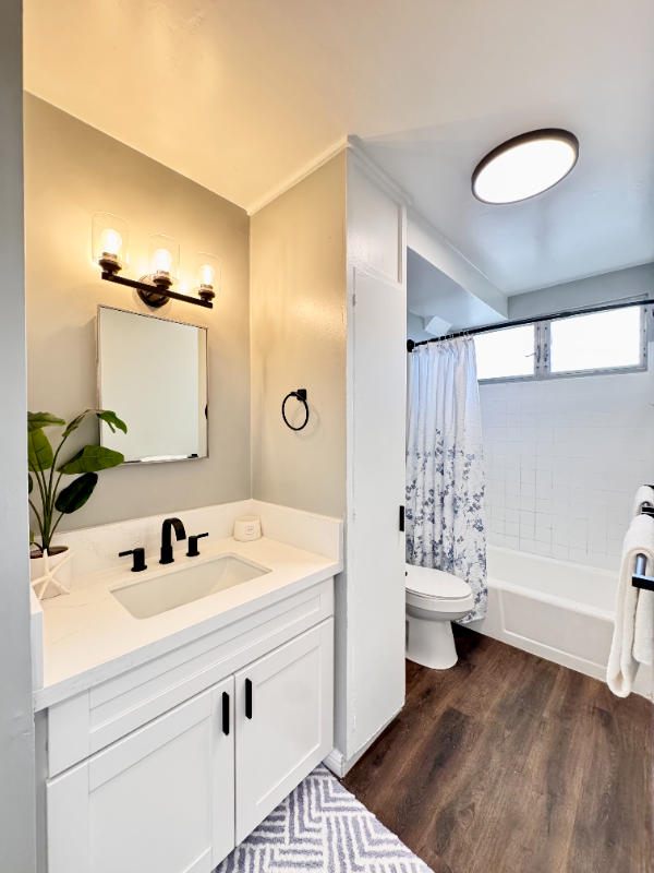 722 University Avenue - Photo 6 of 15