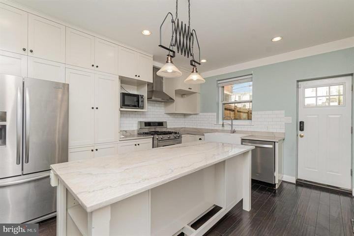 217 S Clinton St - Photo 7 of 25