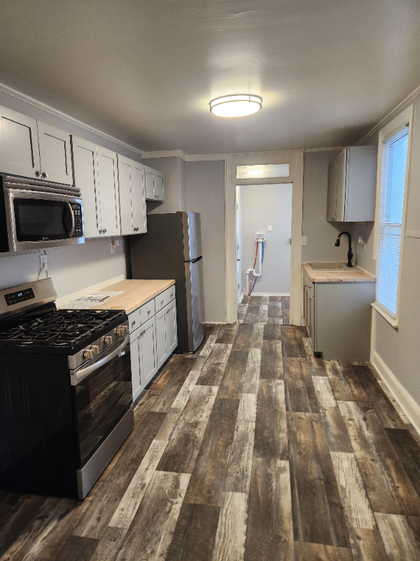 958 E Princess St - Photo 6 of 20