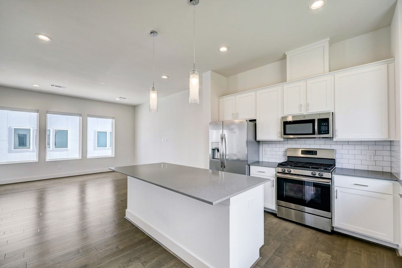 4813 Martin Oaks Ln #4813