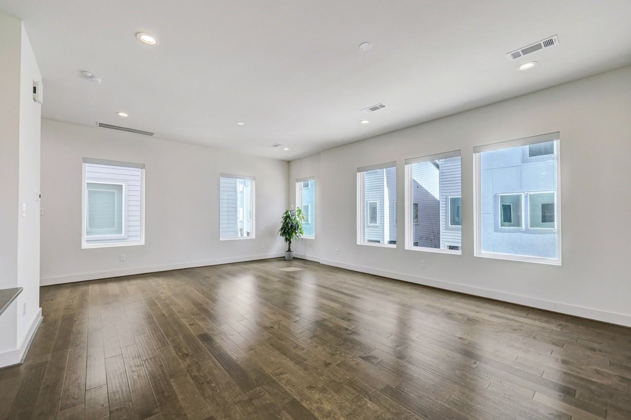 4813 Martin Oaks Ln #4813 - Photo 4 of 25