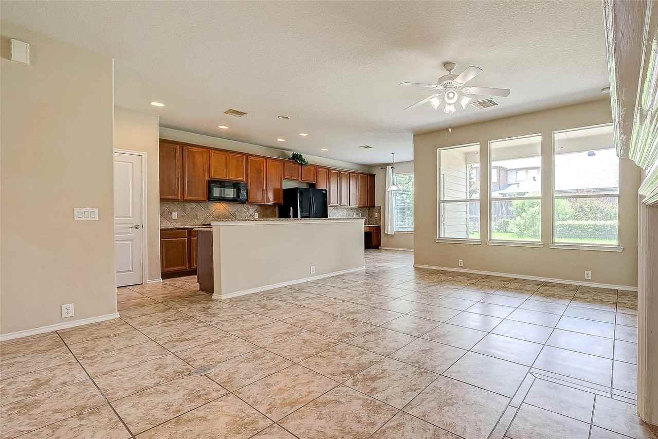 10011 Terrance Springs Lane #10011 - Photo 4 of 37