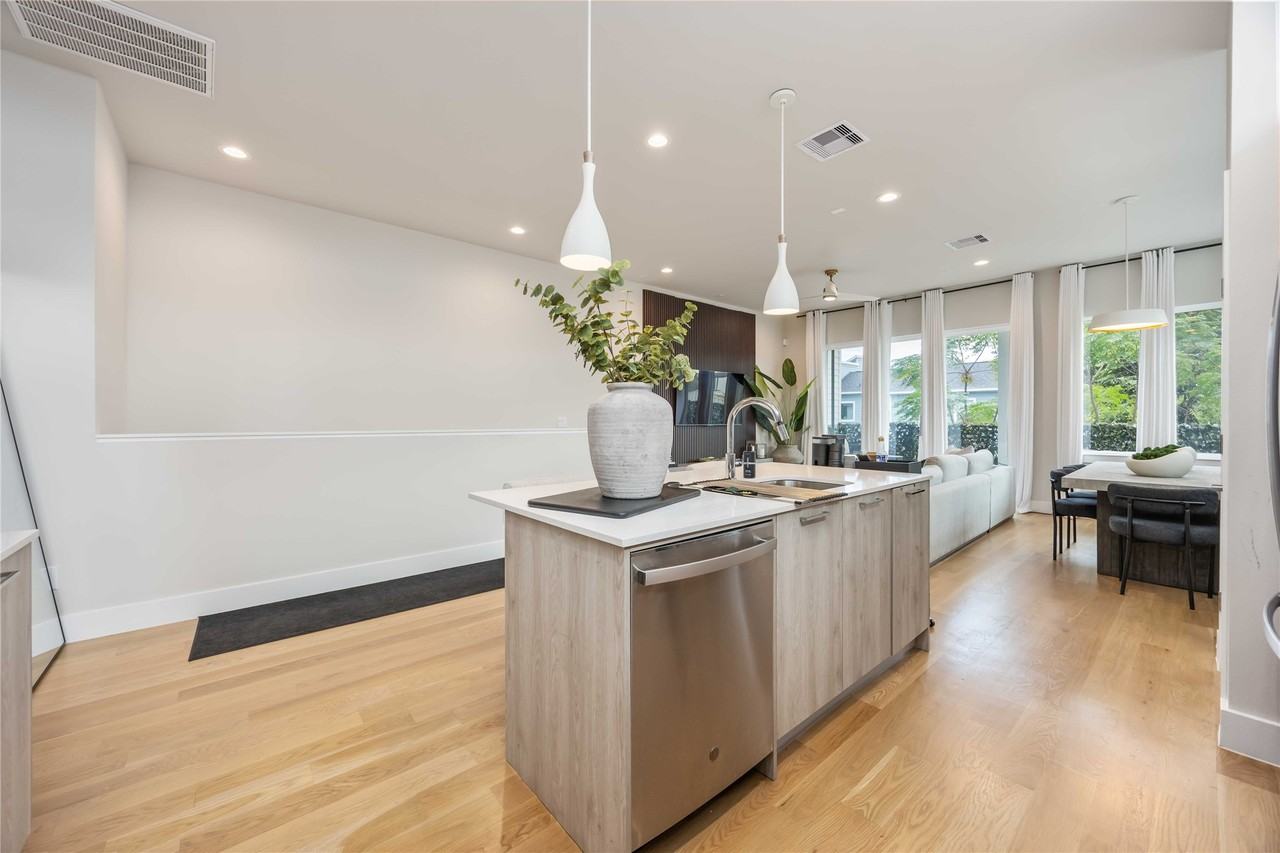 5310 Suez St #5310 - Photo 2 of 30