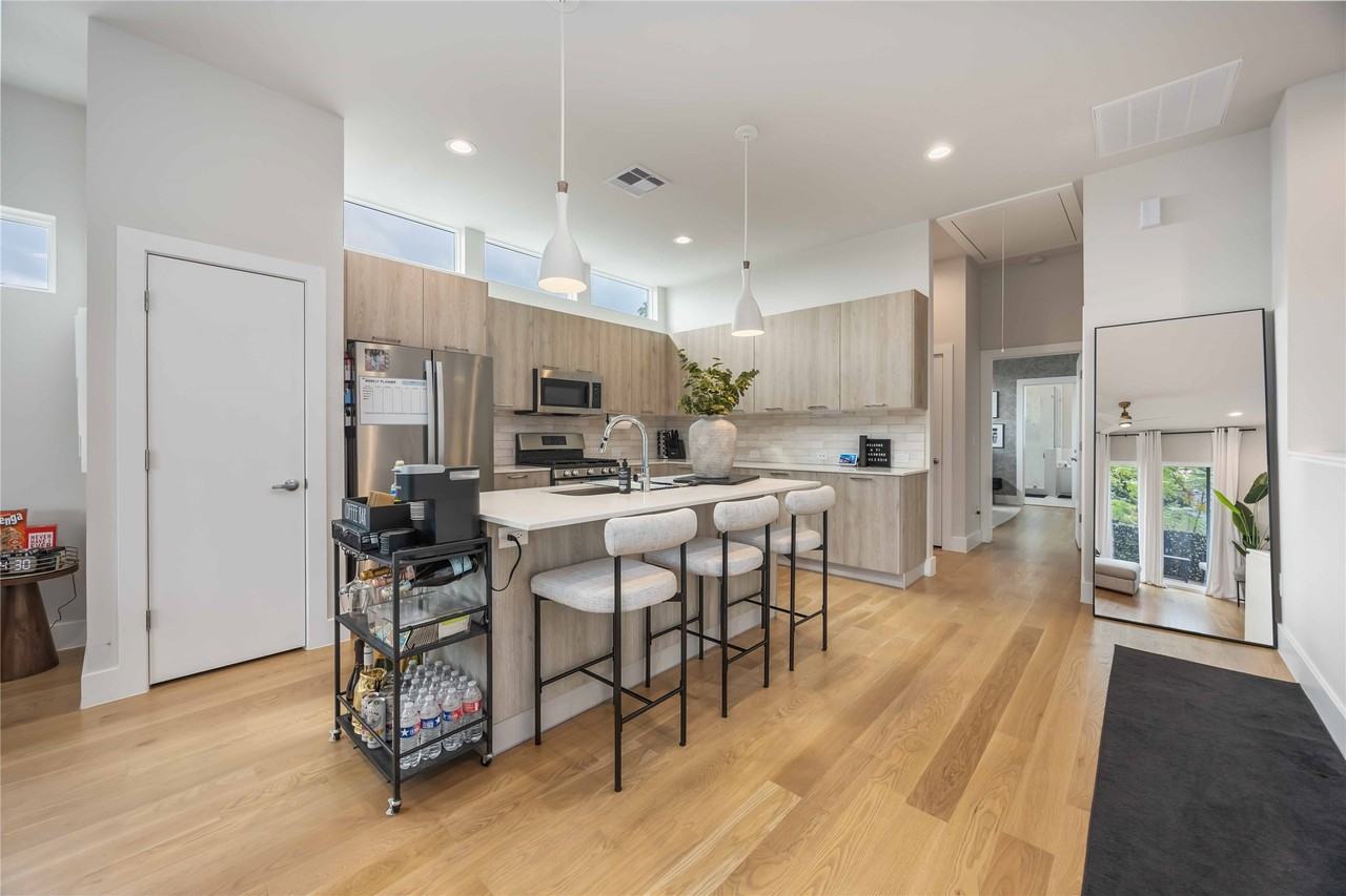 5310 Suez St #5310 - Photo 4 of 30