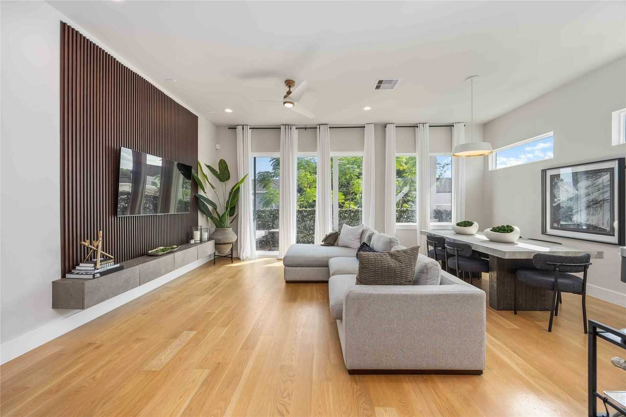 5310 Suez St #5310 - Photo 6 of 30