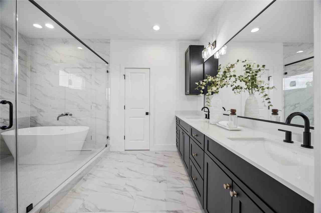 2806 Mills Street #2806 - Photo 4 of 29