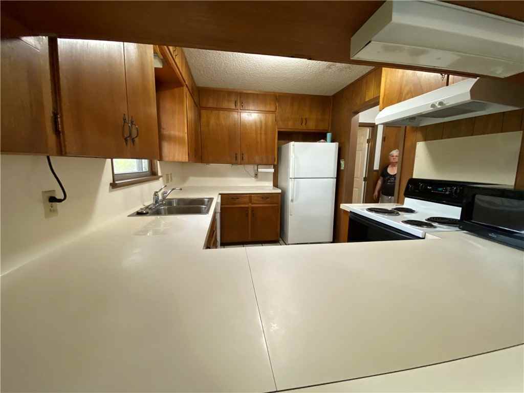 421 Leisure Lane #421A - Photo 3 of 29