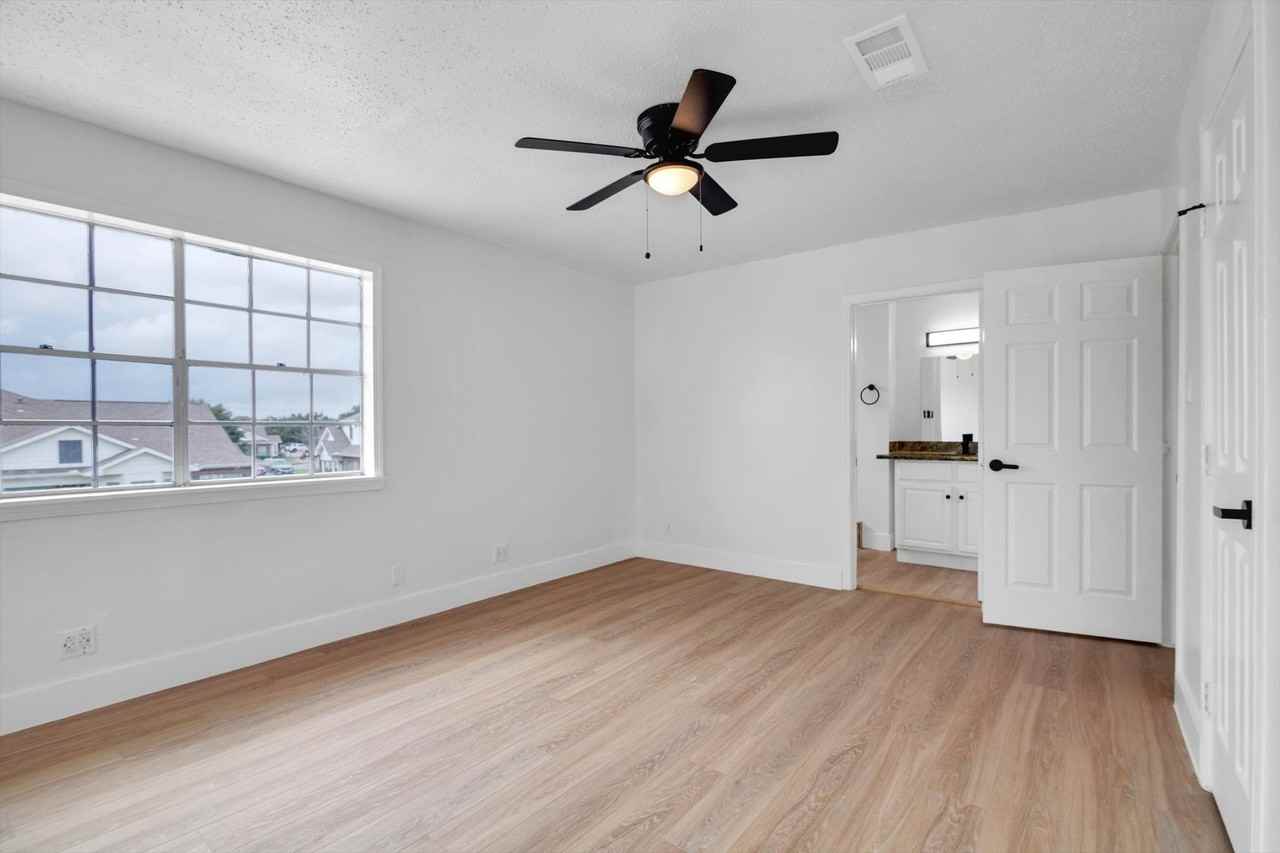 1231 Oregon St #1231 - Photo 7 of 34