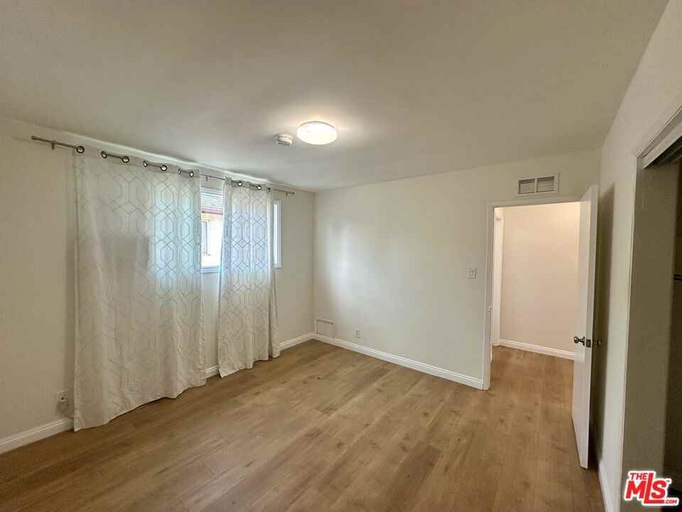 1114 South Sherbourne Drive #1114-6 - Photo 5 of 16