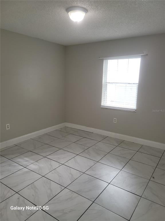 1015 Beecher St #1015-1 - Photo 3 of 9