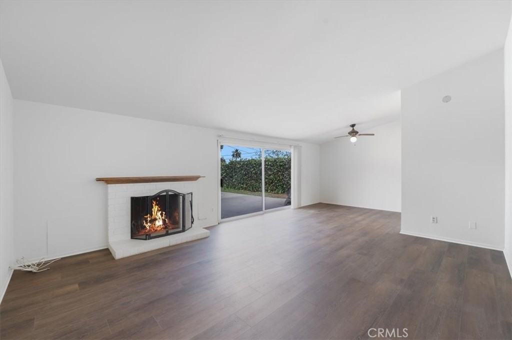 20447 Oxnard St #20447 - Photo 2 of 15