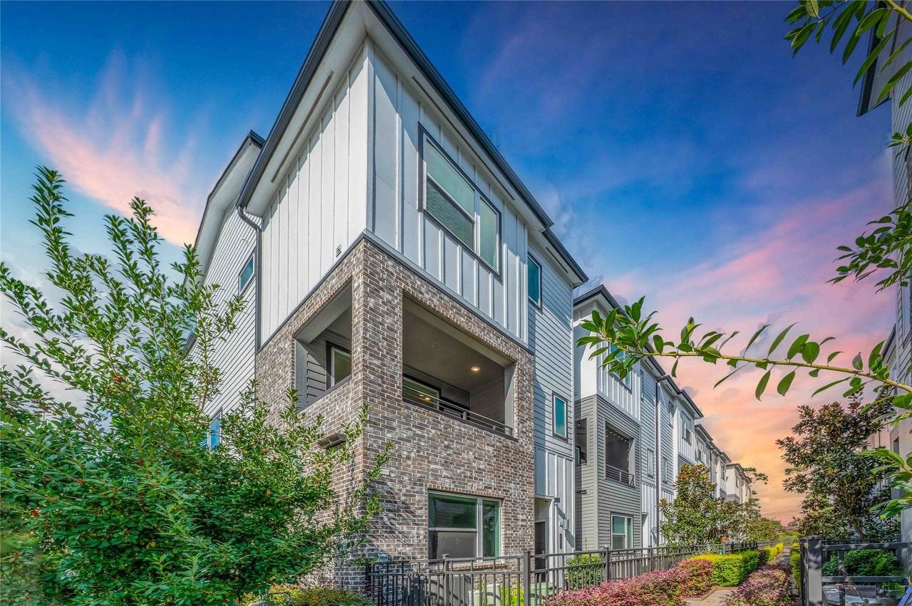 2471 West 11th Street #2471 - Photo 5 of 39