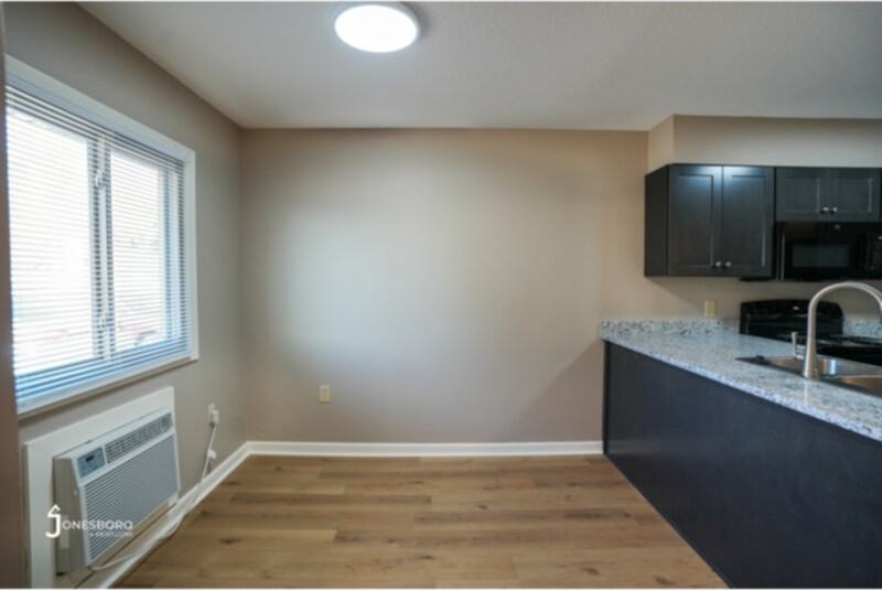 1510 Lakewood Dr - Photo 4 of 17