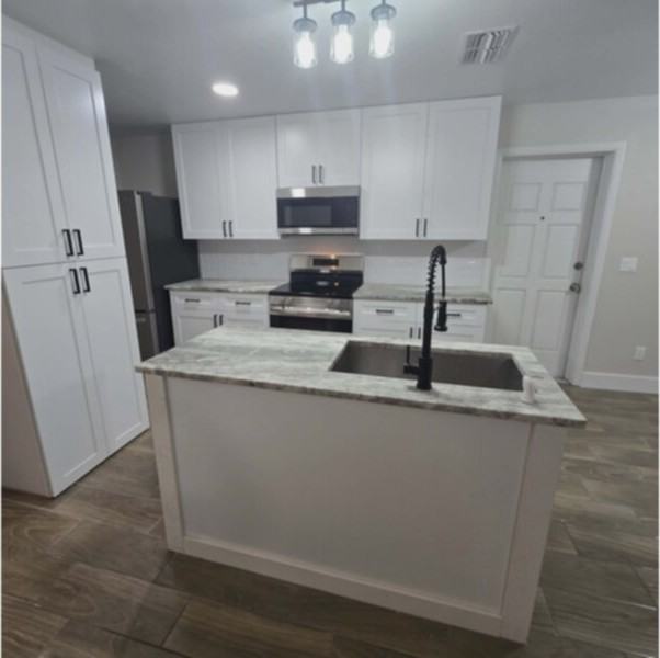 2522 Poinsetta Ave - Photo 5 of 17