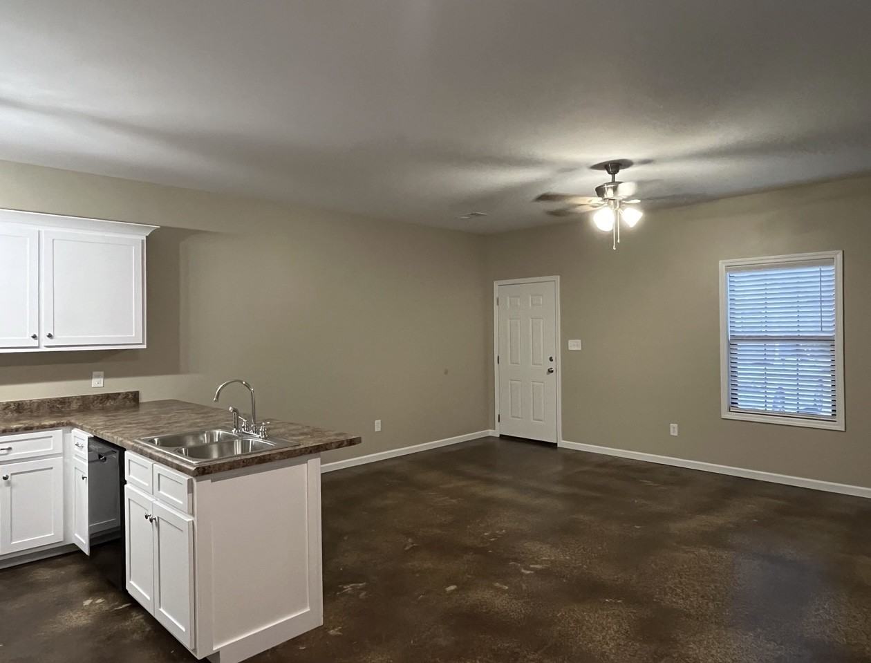 1032 S Veterans Memorial Blvd #1032A - Photo 5 of 40