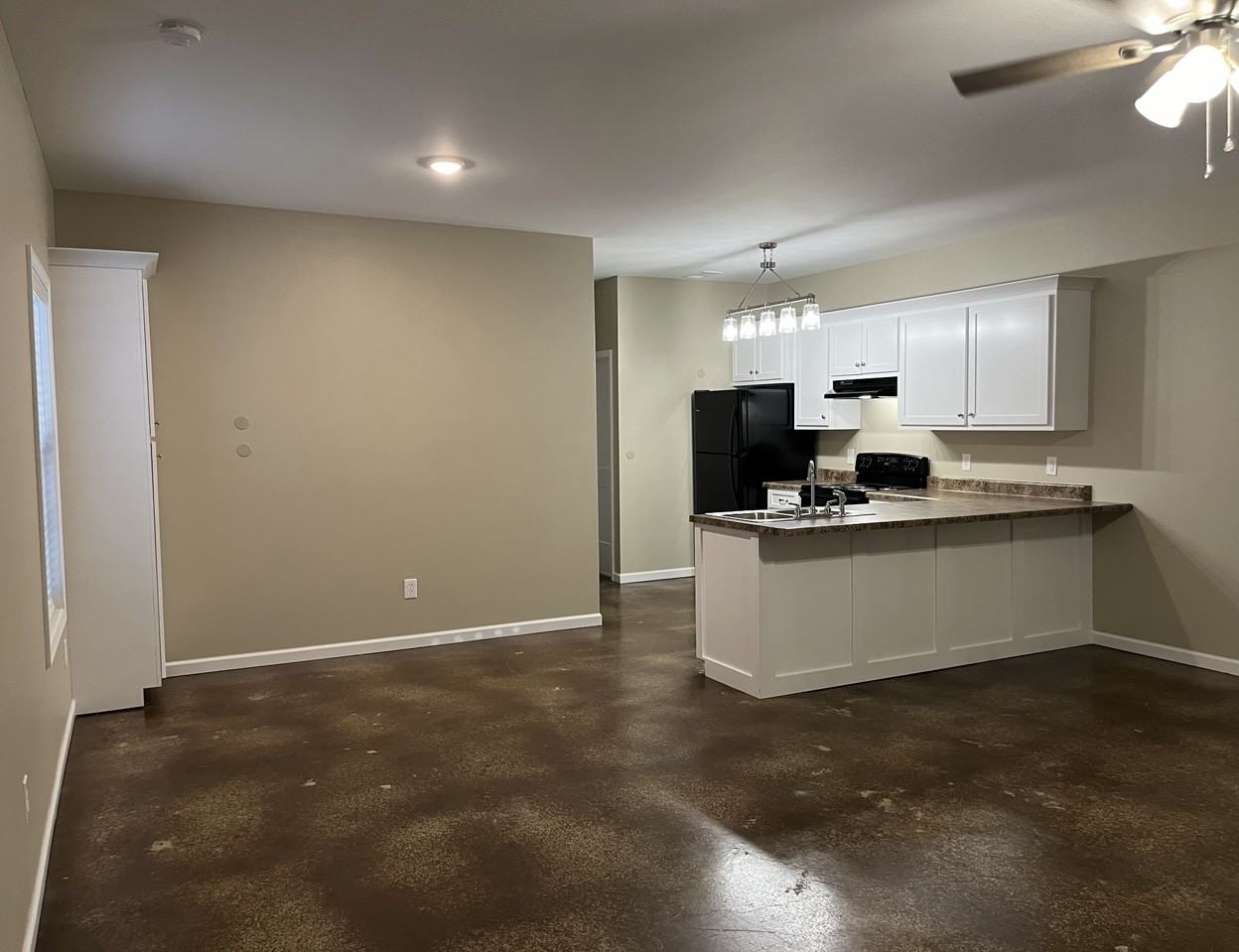 1032 S Veterans Memorial Blvd #1032A - Photo 7 of 40