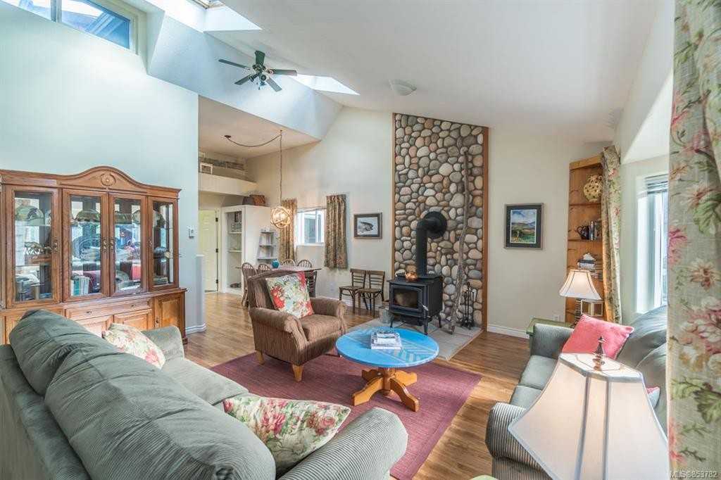 3861 Charlton Dr #A - Photo 6 of 45