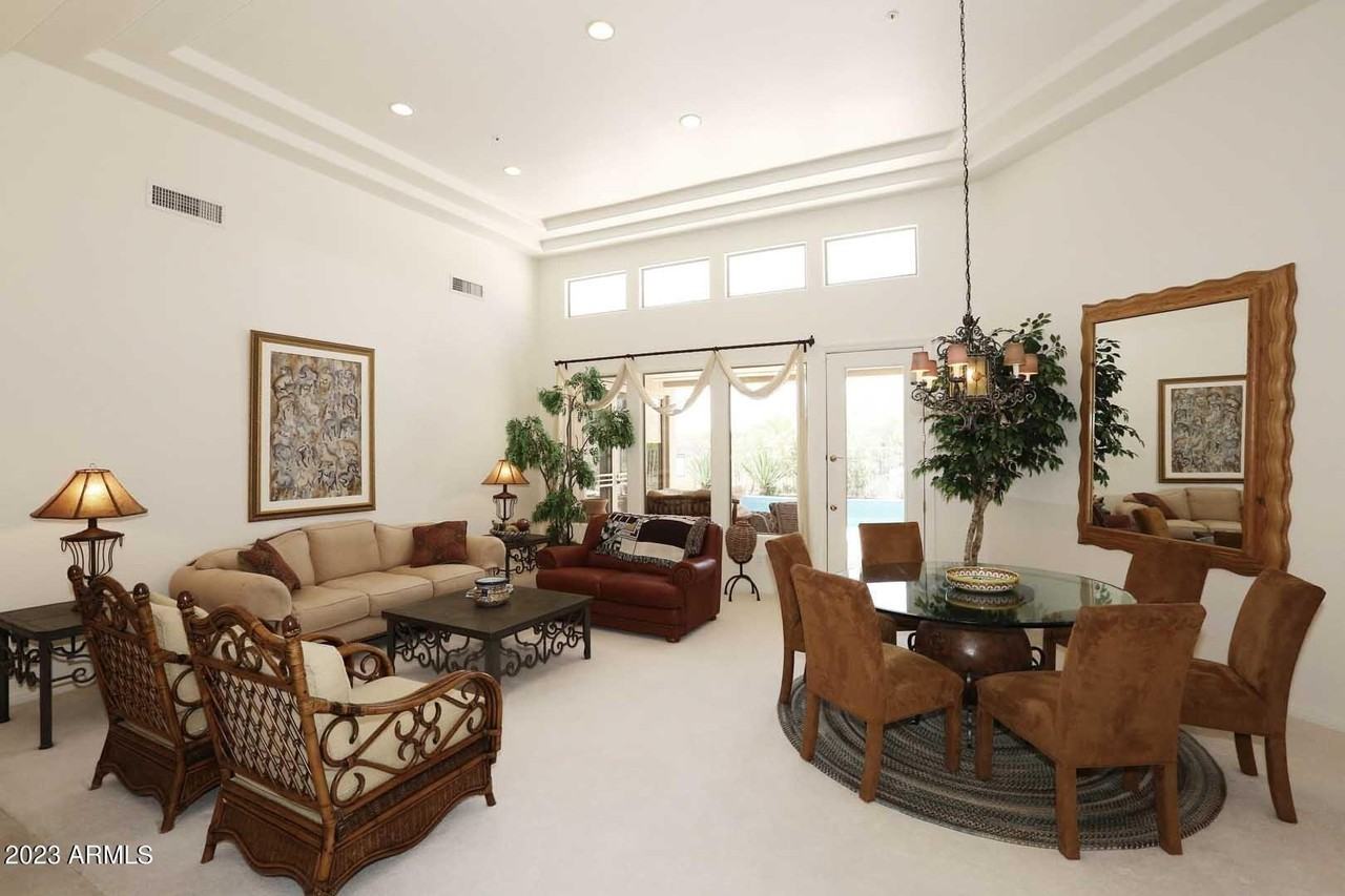 6335 Marioca Circle - Photo 3 of 50