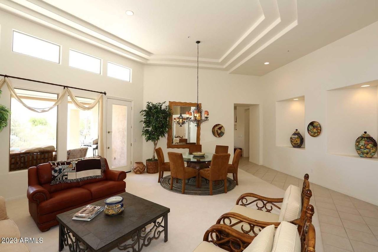 6335 Marioca Circle - Photo 6 of 50