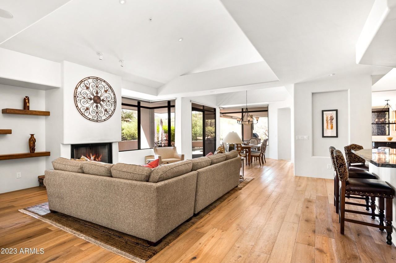 10010 Taos Drive - Photo 3 of 50