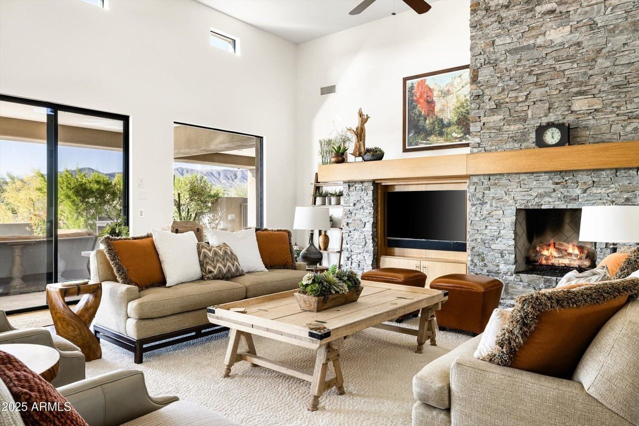 9894 E Miramonte Dr - Photo 5 of 50