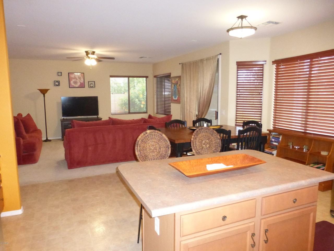 1042 N Moccasin Trl - Photo 2 of 27