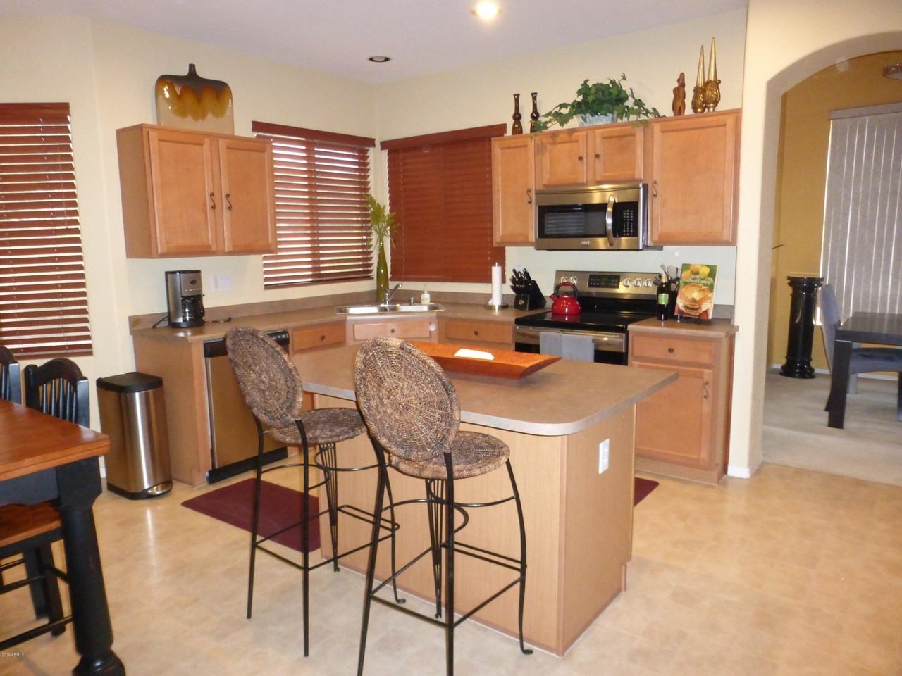 1042 N Moccasin Trl - Photo 4 of 27