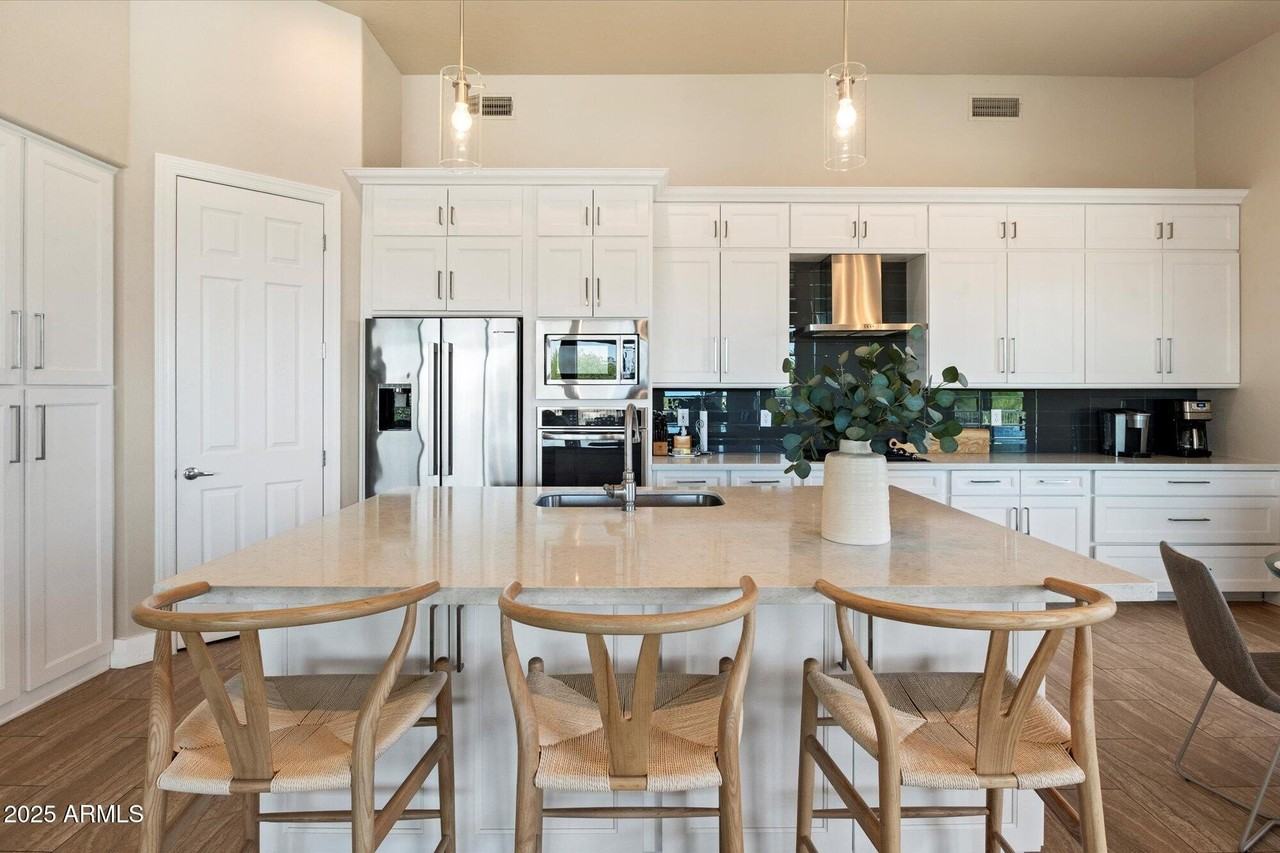 9338 Prairie Circle - Photo 6 of 22