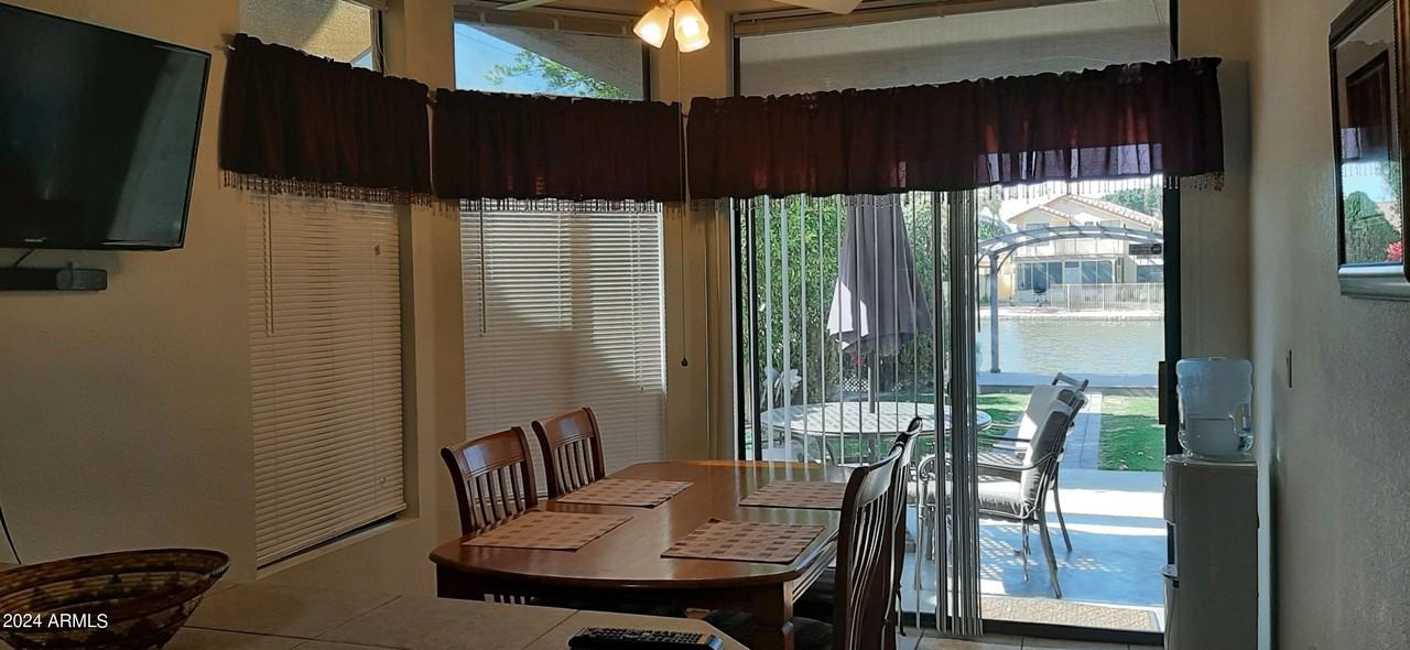 11018 West Poinsettia Drive - Photo 3 of 42