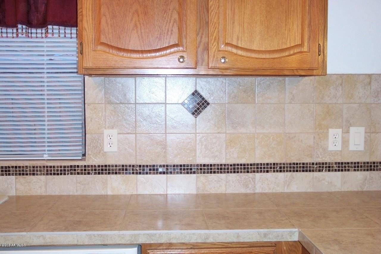 11018 West Poinsettia Drive - Photo 4 of 42