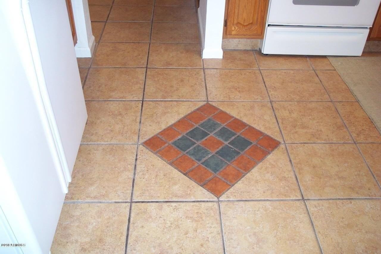 11018 West Poinsettia Drive - Photo 5 of 42