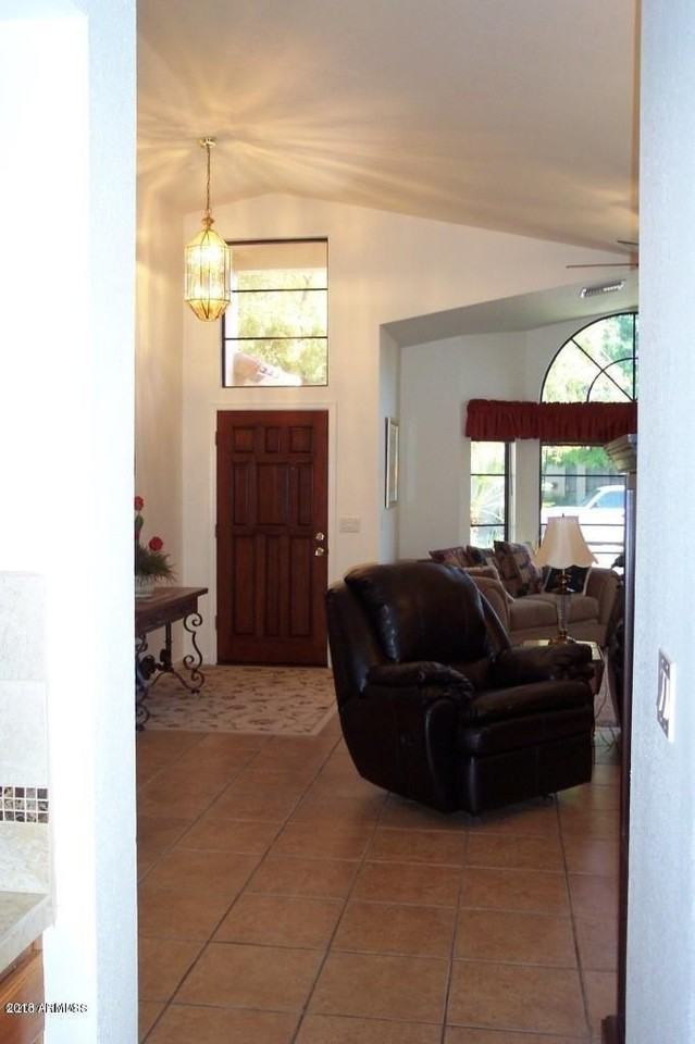 11018 West Poinsettia Drive - Photo 7 of 42