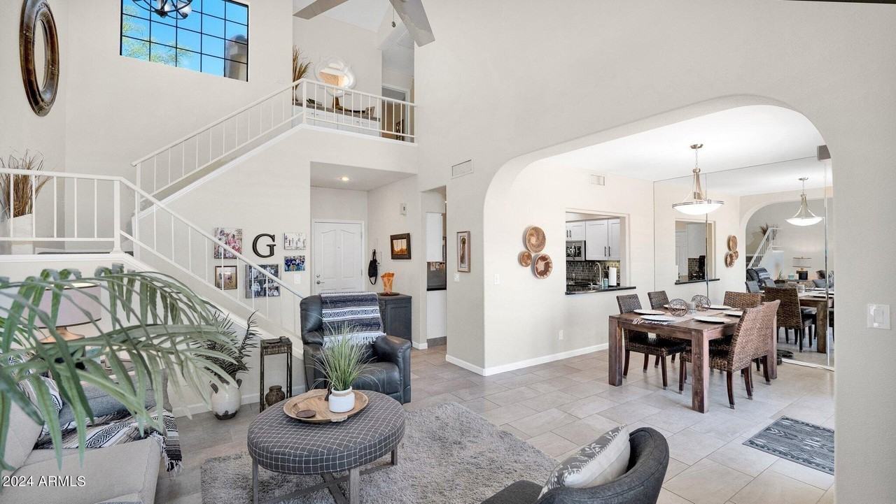 7708 E Pepper Tree Ln - Photo 6 of 37