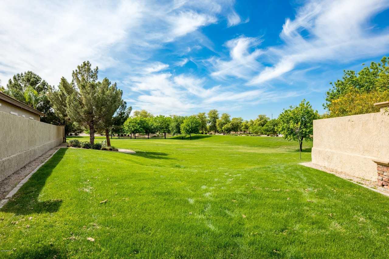 7306 N 88th Ln - Photo 6 of 40