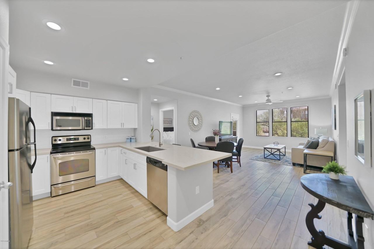 20100 N 78th Pl Apt 1022 #1022 - Photo 2 of 33